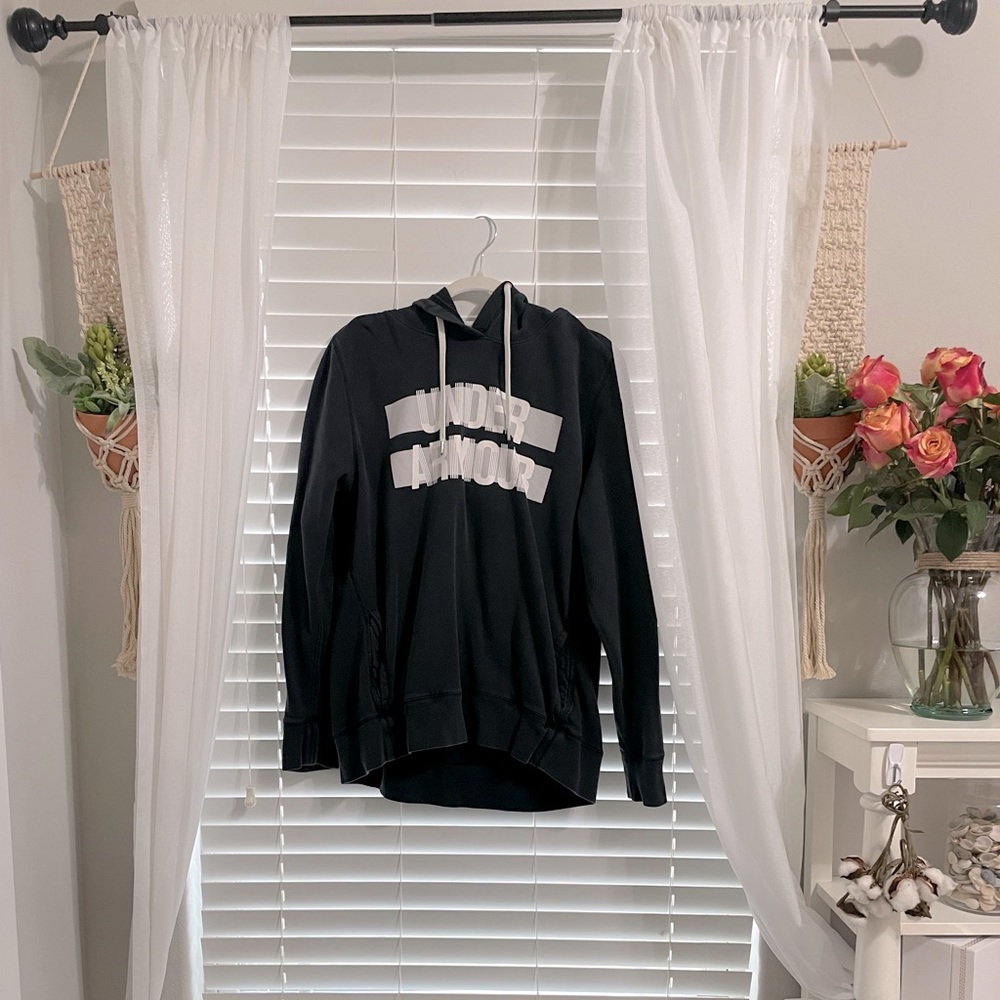 UNDER ARMOUR HOODIE